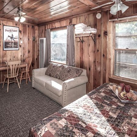 Apache Village 10, King Studio, Midtown, Sleeps 2 Руидозо Экстерьер фото