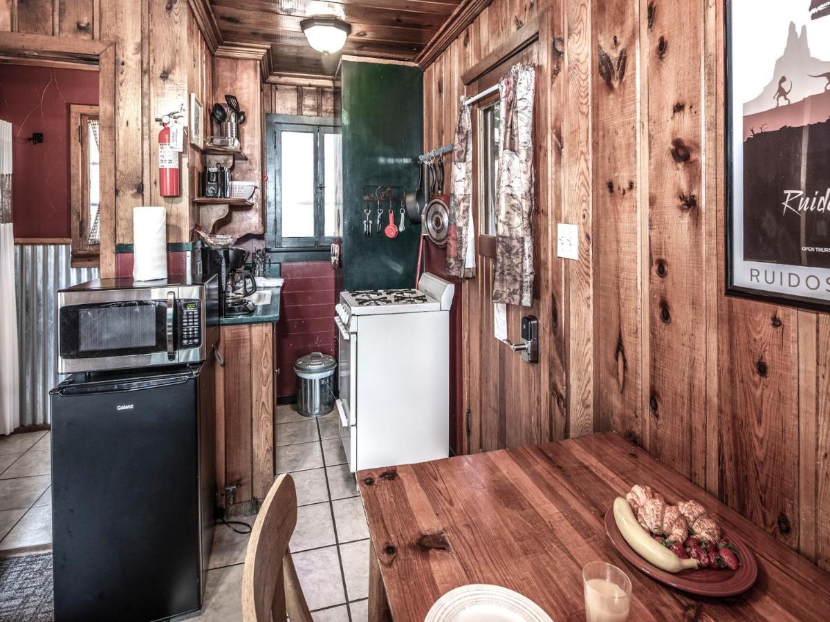 Apache Village 10, King Studio, Midtown, Sleeps 2 Руидозо Экстерьер фото