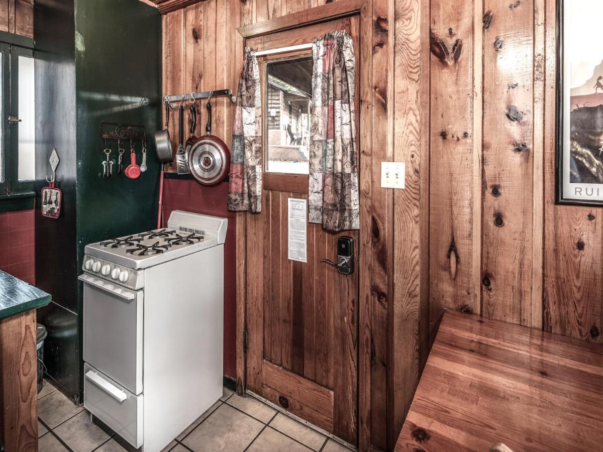 Apache Village 10, King Studio, Midtown, Sleeps 2 Руидозо Экстерьер фото
